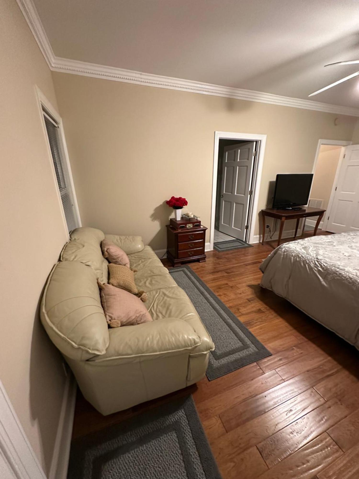 Moorefield Suites Greensboro East McLeansville Exterior photo